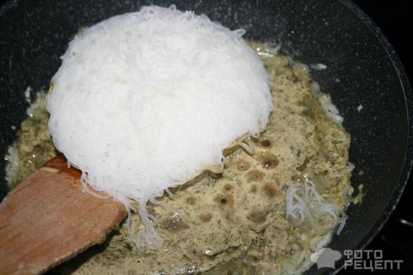 Рецепт: Лапша в зеленом соусе - адаптированный вариант китайской "зеленой лапши" Рецепт: Лапша в зеленом соусе - адаптированный вариант китайской "зеленой лапши"