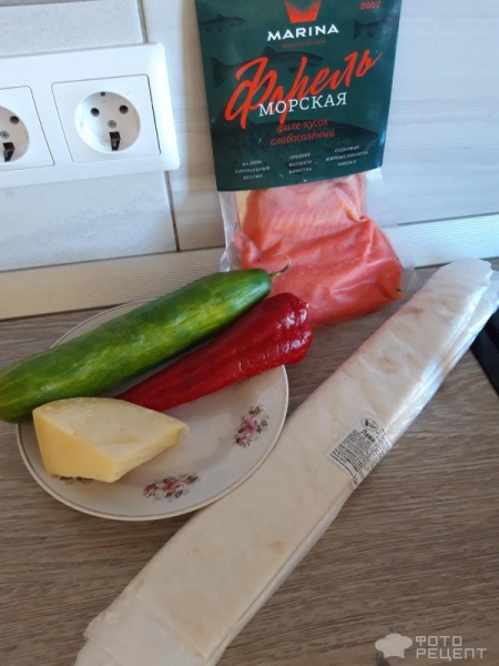 Рецепт: Лаваш с лососем - Вкусная закуска на любое застолье! Рецепт: Лаваш с лососем - Вкусная закуска на любое застолье!