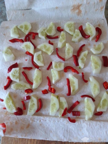 Рецепт: Лаваш с лососем - Вкусная закуска на любое застолье! Рецепт: Лаваш с лососем - Вкусная закуска на любое застолье!