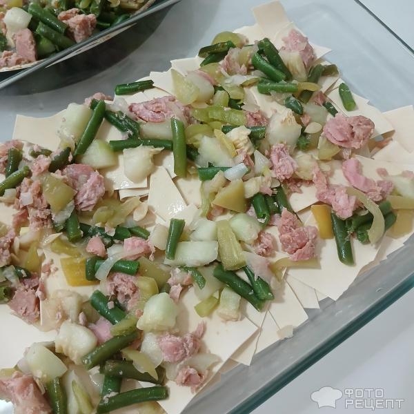 Рецепт: Лазанья быстрая - С консервированным тунцом и стручковой фасолью, на скорую руку из бешбармачной лапши. Рецепт: Лазанья быстрая - С консервированным тунцом и стручковой фасолью, на скорую руку из бешбармачной лапши.