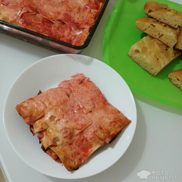 Рецепт: Лазанья быстрая - С консервированным тунцом и стручковой фасолью, на скорую руку из бешбармачной лапши. Рецепт: Лазанья быстрая - С консервированным тунцом и стручковой фасолью, на скорую руку из бешбармачной лапши.