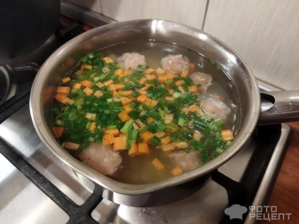 Рецепт: Легкий суп с фрикадельками - суп с рыбными фрикадельками, сливки по желанию Рецепт: Легкий суп с фрикадельками - суп с рыбными фрикадельками, сливки по желанию