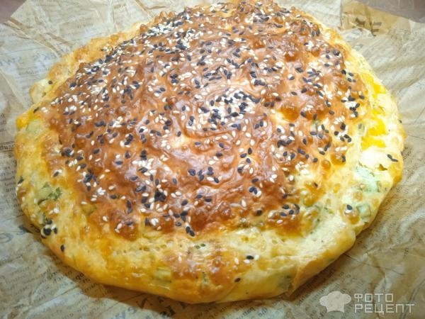 Рецепт: Ленивый пирог с яйцом и зеленым луком - и сыром