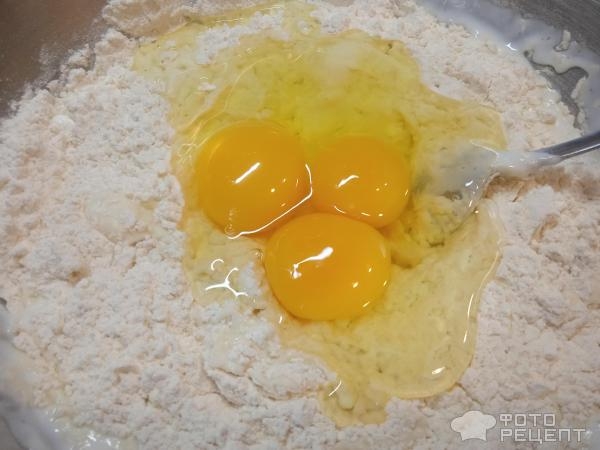 Рецепт: Ленивый пирог с яйцом и зеленым луком - и сыром