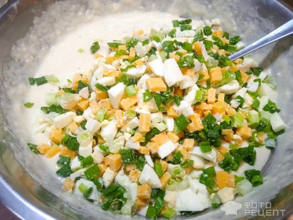 Рецепт: Ленивый пирог с яйцом и зеленым луком - и сыром