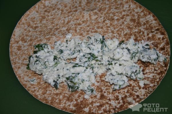 Рецепт: Лепешка с твердым сыром и творогом - Из покупных пшеничных лепешек Рецепт: Лепешка с твердым сыром и творогом - Из покупных пшеничных лепешек