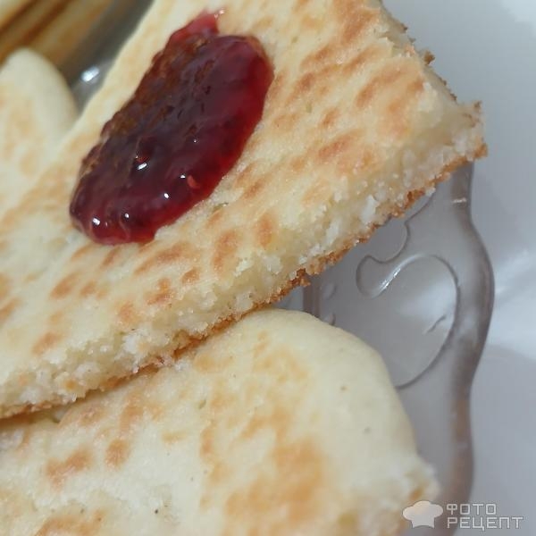 Рецепт: Лепешки на кефире - Рецепт самых простых и быстрых лепешек к завтраку. Рецепт: Лепешки на кефире - Рецепт самых простых и быстрых лепешек к завтраку.