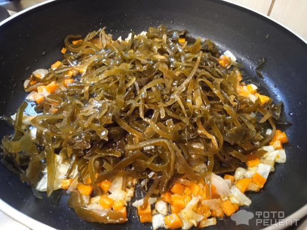 Рецепт: Макароны на сковороде - с морской капустой