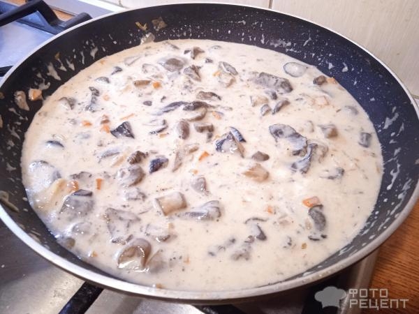 Рецепт: Макароны, тушеные с грибами - с лесными грибами в сливочном соусе