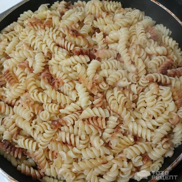 Рецепт: Макароны жареные - Жареные макароны? Это когда готовишь макароны, а пахнет беляшами:)