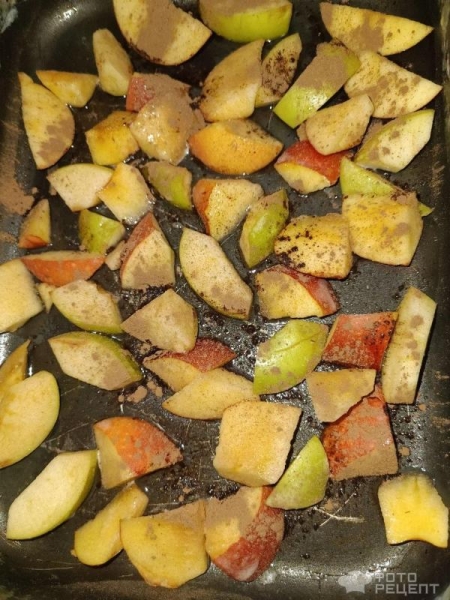 Рецепт: Манник с творогом - И яблочками, украшен замороженными ягодами Рецепт: Манник с творогом - И яблочками, украшен замороженными ягодами