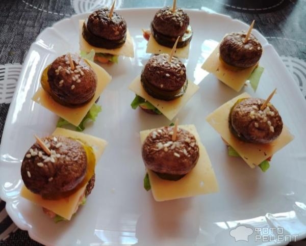 Рецепт: Мини-гамбургеры - из шампиньонов