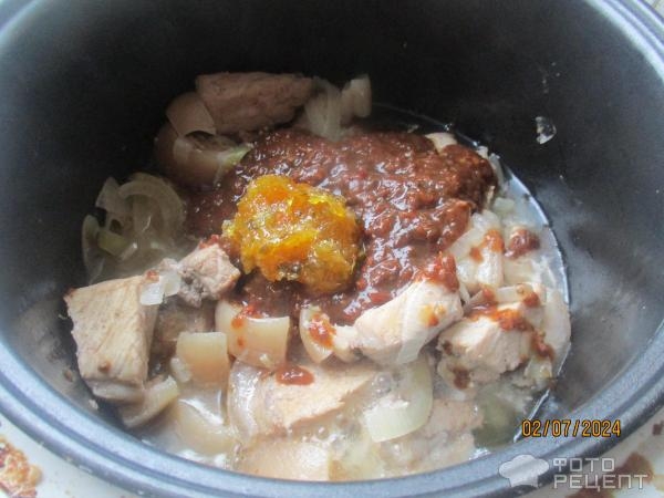 Рецепт: Мясо со сливами и соусом - супер праздничное блюдо