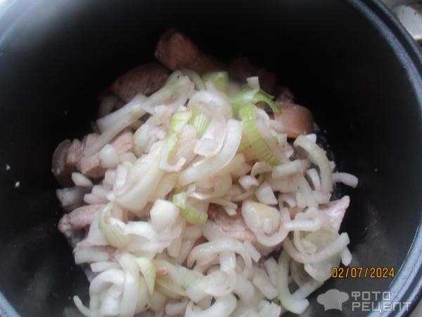 Рецепт: Мясо со сливами и соусом - супер праздничное блюдо