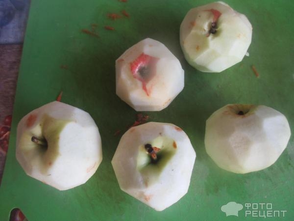 Рецепт: Морковный салат - с чесноком, орехами, яблоками под майонезом Рецепт: Морковный салат - с чесноком, орехами, яблоками под майонезом