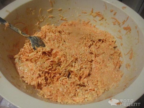 Рецепт: Морковный салат - с чесноком, орехами, яблоками под майонезом Рецепт: Морковный салат - с чесноком, орехами, яблоками под майонезом