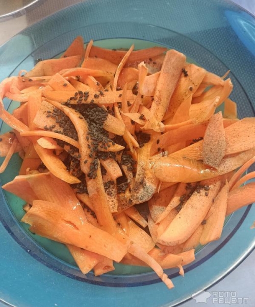 Рецепт: Морковный салат - Слайсами по-азиатски с кунжутом