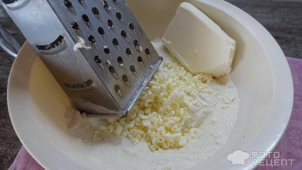 Рецепт: Насыпной пирог с кизиловым джемом - Простой и очень вкусный.