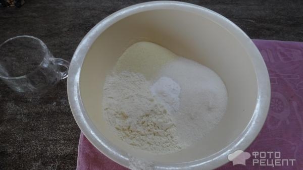 Рецепт: Насыпной пирог с кизиловым джемом - Простой и очень вкусный.