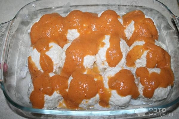 Рецепт: Нежные котлетки - под бискайским соусом