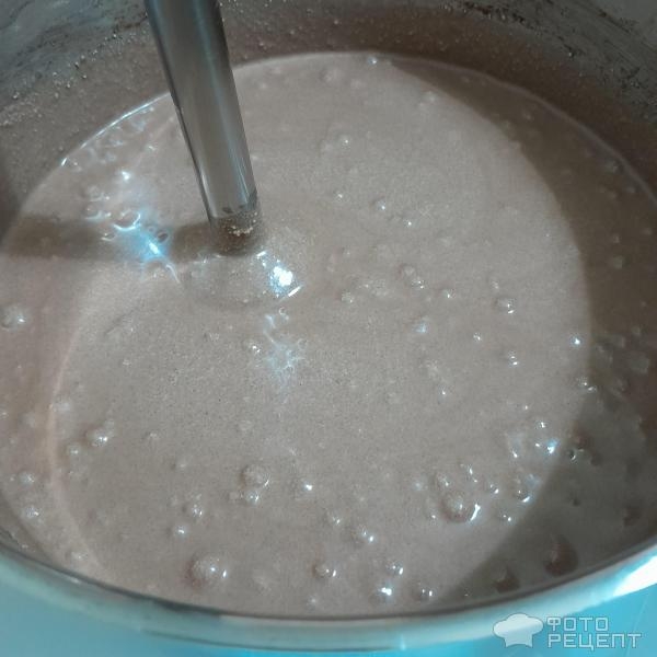 Рецепт: Новогодний шоколадный чизкейк без выпечки с апельсиновой цедрой и шоколадной глазурью - Рецепт нежнейшего домашнего чизкейка, на апельсиново-песочной основе. Новогодний чизкейк с шоколадом и нотками цитруса.