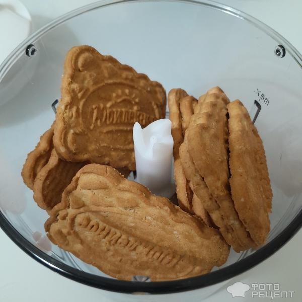 Рецепт: Новогодний шоколадный чизкейк без выпечки с апельсиновой цедрой и шоколадной глазурью - Рецепт нежнейшего домашнего чизкейка, на апельсиново-песочной основе. Новогодний чизкейк с шоколадом и нотками цитруса.