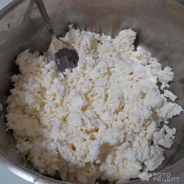 Рецепт: Новогодний шоколадный чизкейк без выпечки с апельсиновой цедрой и шоколадной глазурью - Рецепт нежнейшего домашнего чизкейка, на апельсиново-песочной основе. Новогодний чизкейк с шоколадом и нотками цитруса.