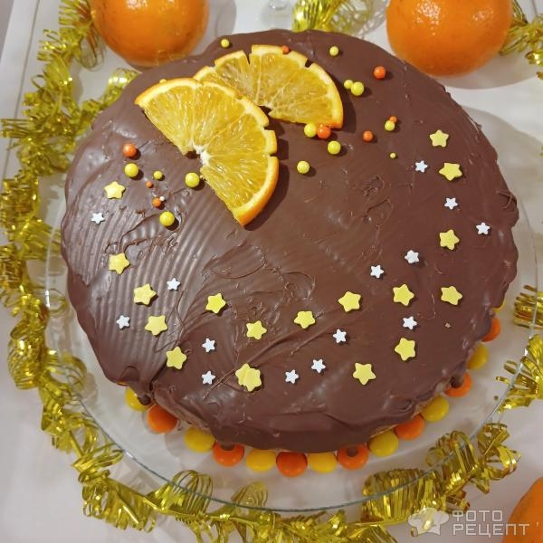 Рецепт: Новогодний шоколадный чизкейк без выпечки с апельсиновой цедрой и шоколадной глазурью - Рецепт нежнейшего домашнего чизкейка, на апельсиново-песочной основе. Новогодний чизкейк с шоколадом и нотками цитруса.