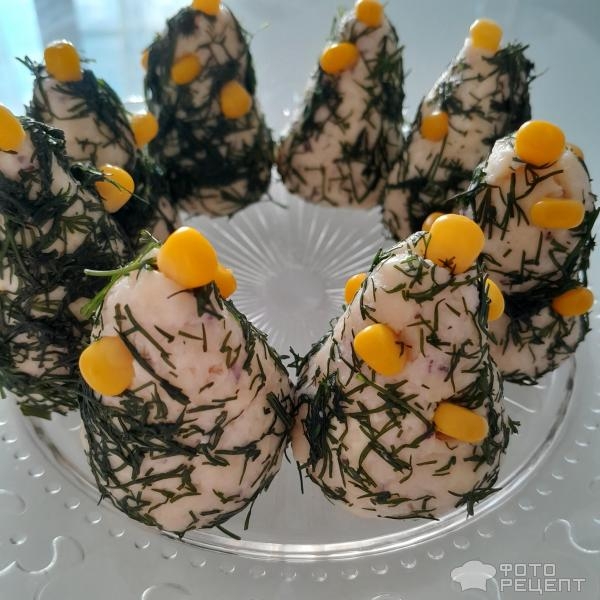 Рецепт: Новогодняя закуска "Елочка" - Из двух видов сыра. Как украсить новогодний стол быстро и просто? Рецепт: Новогодняя закуска "Елочка" - Из двух видов сыра. Как украсить новогодний стол быстро и просто?