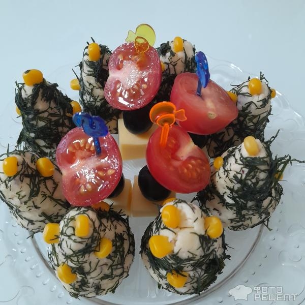 Рецепт: Новогодняя закуска "Елочка" - Из двух видов сыра. Как украсить новогодний стол быстро и просто? Рецепт: Новогодняя закуска "Елочка" - Из двух видов сыра. Как украсить новогодний стол быстро и просто?