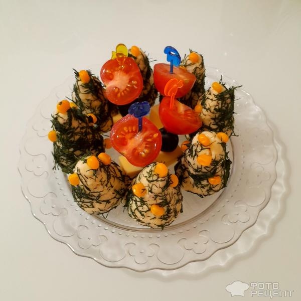 Рецепт: Новогодняя закуска "Елочка" - Из двух видов сыра. Как украсить новогодний стол быстро и просто? Рецепт: Новогодняя закуска "Елочка" - Из двух видов сыра. Как украсить новогодний стол быстро и просто?