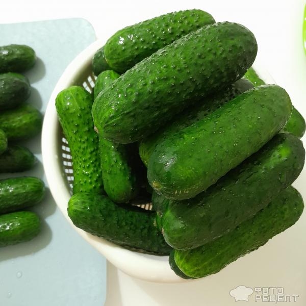 Рецепт: Огурчики маринованные - Маринованные огурчики для новогоднего "оливье", хрустящие, с красным перцем. Рецепт: Огурчики маринованные - Маринованные огурчики для новогоднего "оливье", хрустящие, с красным перцем.