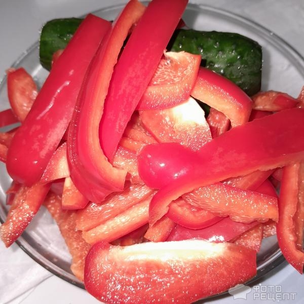 Рецепт: Огурчики маринованные - Маринованные огурчики для новогоднего "оливье", хрустящие, с красным перцем. Рецепт: Огурчики маринованные - Маринованные огурчики для новогоднего "оливье", хрустящие, с красным перцем.