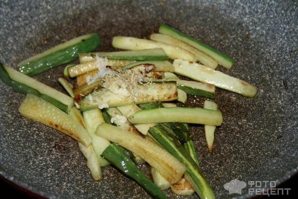 Рецепт: Огурцы жареные - Три варианта приготовления