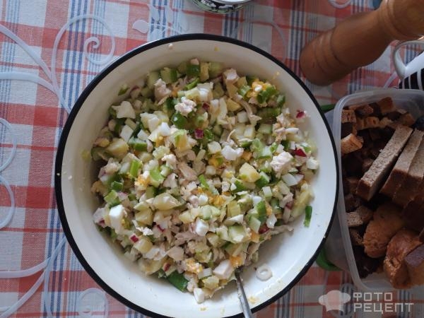 Рецепт: Окрошка на айране - Полезная и освежающая еда в летнюю жару!