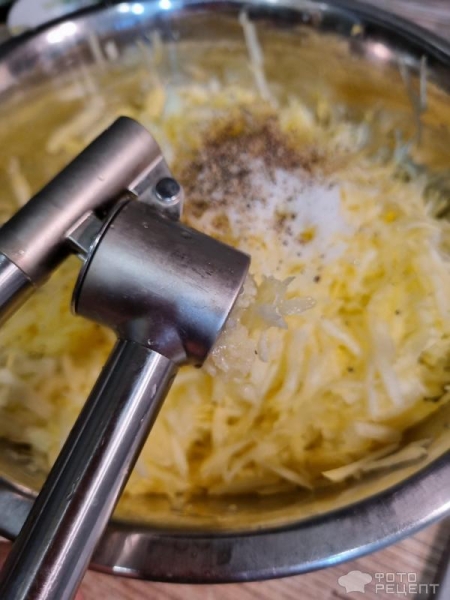 Рецепт: Оладьи из кабачков с чесноком - Когда хочется простой еды Рецепт: Оладьи из кабачков с чесноком - Когда хочется простой еды