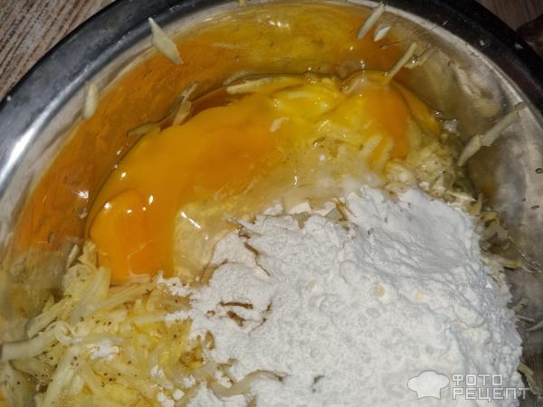 Рецепт: Оладьи из кабачков с чесноком - Когда хочется простой еды Рецепт: Оладьи из кабачков с чесноком - Когда хочется простой еды