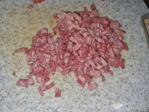 Рецепт: Оладьи из кабачков с чесноком - На блинной муке с колбасой Рецепт: Оладьи из кабачков с чесноком - На блинной муке с колбасой