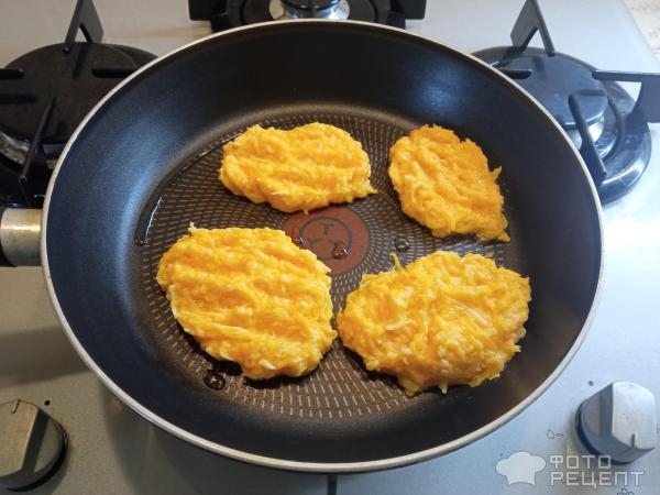 Рецепт: Оладьи яблочно-тыквенные - Без сахара. Рецепт: Оладьи яблочно-тыквенные - Без сахара.