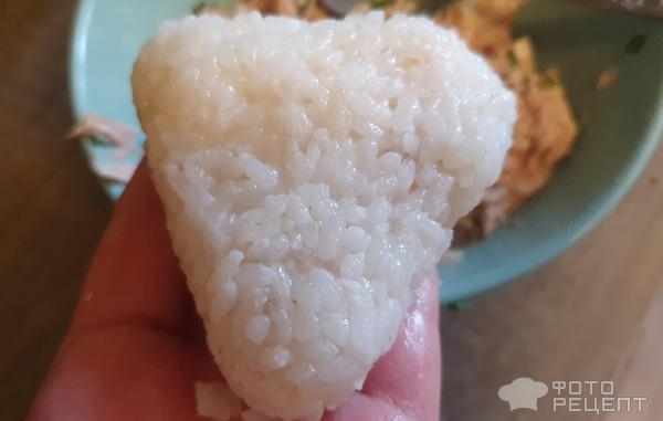 Рецепт: Онигири - оригири с консервированным тунцом Рецепт: Онигири - оригири с консервированным тунцом