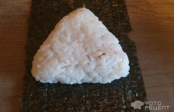 Рецепт: Онигири - оригири с консервированным тунцом Рецепт: Онигири - оригири с консервированным тунцом