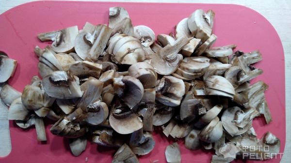 Рецепт: Отбивные из свинины с шампиньонами и сыром - по-домашнему Рецепт: Отбивные из свинины с шампиньонами и сыром - по-домашнему