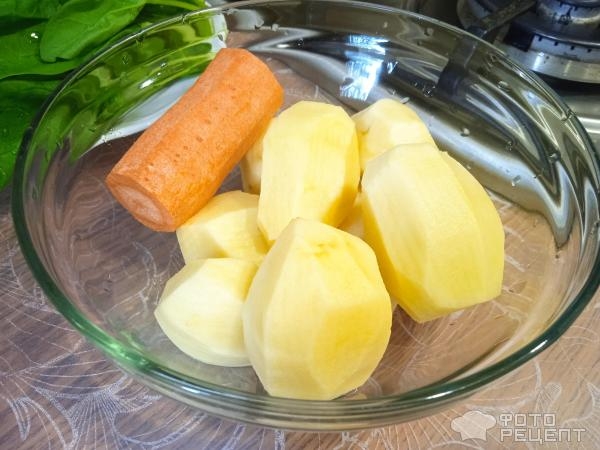 Рецепт: Овощной суп с сосисками - и шпинатом