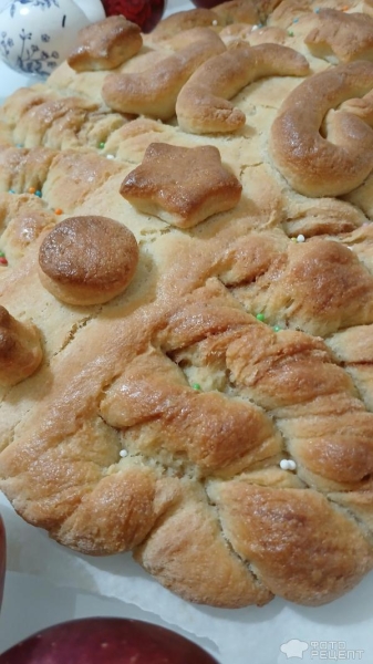 Рецепт: Пасхальный пирог - Сдобный слоёный пирог "Пасхальное яйцо" из дрожжевого теста в праздничном оформлении. Рецепт: Пасхальный пирог - Сдобный слоёный пирог "Пасхальное яйцо" из дрожжевого теста в праздничном оформлении.