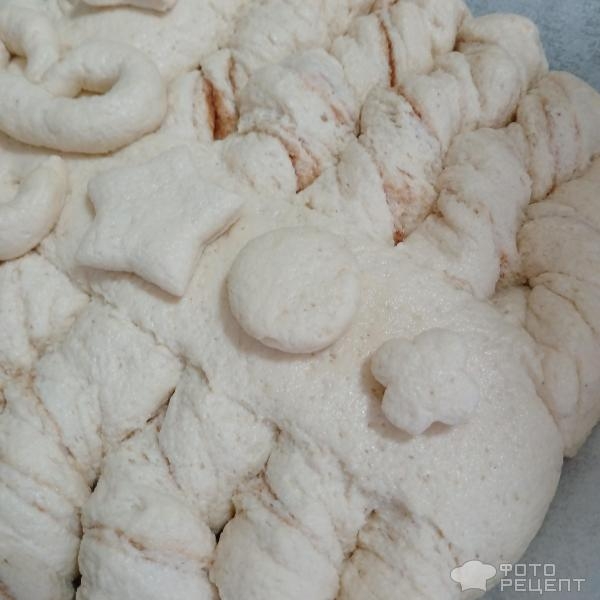 Рецепт: Пасхальный пирог - Сдобный слоёный пирог "Пасхальное яйцо" из дрожжевого теста в праздничном оформлении. Рецепт: Пасхальный пирог - Сдобный слоёный пирог "Пасхальное яйцо" из дрожжевого теста в праздничном оформлении.