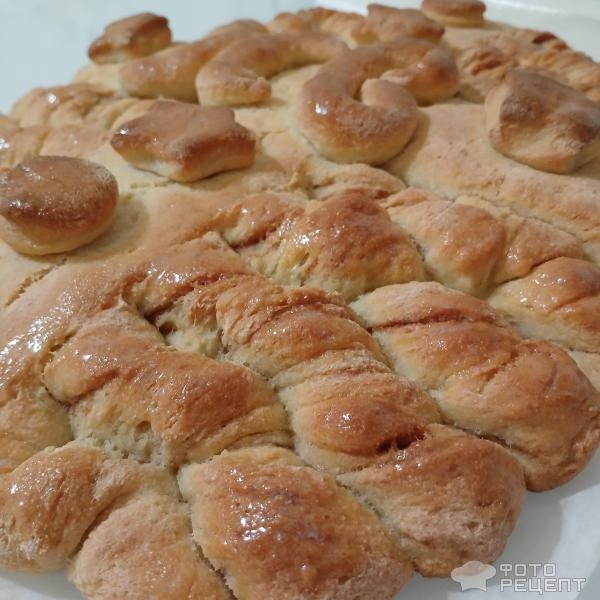 Рецепт: Пасхальный пирог - Сдобный слоёный пирог "Пасхальное яйцо" из дрожжевого теста в праздничном оформлении. Рецепт: Пасхальный пирог - Сдобный слоёный пирог "Пасхальное яйцо" из дрожжевого теста в праздничном оформлении.