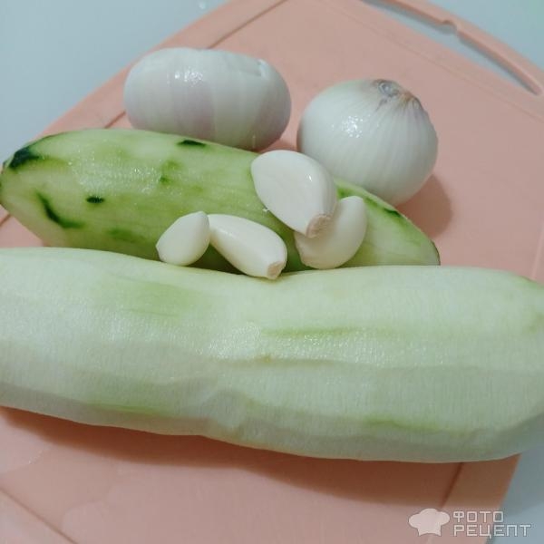 Рецепт: Паста алла Нерано - Спагетти с жареными кабачками, огурцами и чесноком. Лёгкое и ароматное летнее блюдо. Рецепт: Паста алла Нерано - Спагетти с жареными кабачками, огурцами и чесноком. Лёгкое и ароматное летнее блюдо.