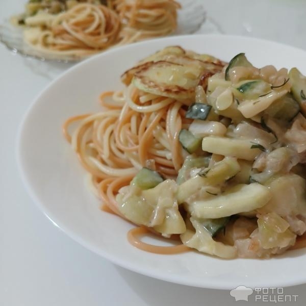 Рецепт: Паста алла Нерано - Спагетти с жареными кабачками, огурцами и чесноком. Лёгкое и ароматное летнее блюдо. Рецепт: Паста алла Нерано - Спагетти с жареными кабачками, огурцами и чесноком. Лёгкое и ароматное летнее блюдо.