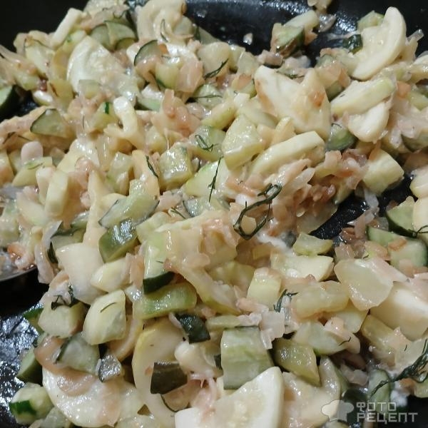 Рецепт: Паста алла Нерано - Спагетти с жареными кабачками, огурцами и чесноком. Лёгкое и ароматное летнее блюдо. Рецепт: Паста алла Нерано - Спагетти с жареными кабачками, огурцами и чесноком. Лёгкое и ароматное летнее блюдо.