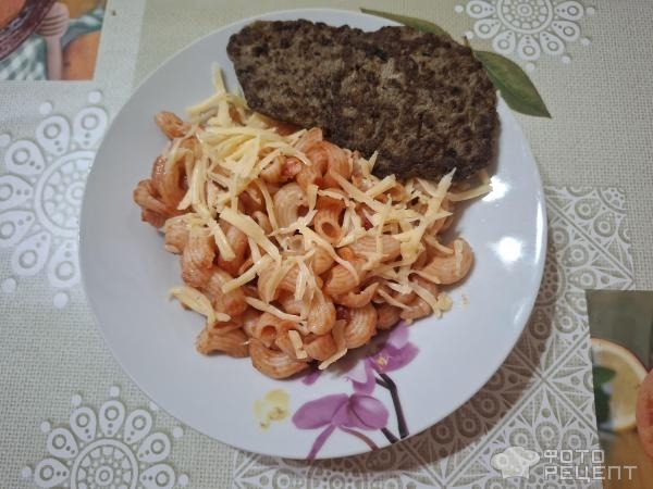 Рецепт: Паста с чесноком, помидорами и сыром - Из доступных продуктов. Рецепт: Паста с чесноком, помидорами и сыром - Из доступных продуктов.